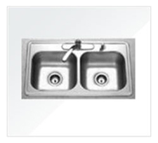 Stainless Steel Duble Sink With Faucet And Spray Nozzle.